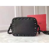 Valentino Garavani Rockstud Rolling Noir Cross Body Bag Replica CY01108